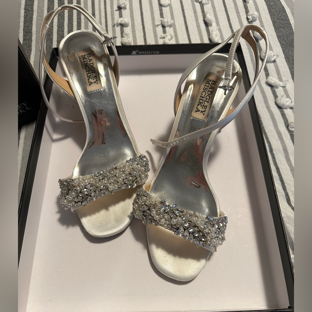Worn once Badgley Mischka wedding shoes